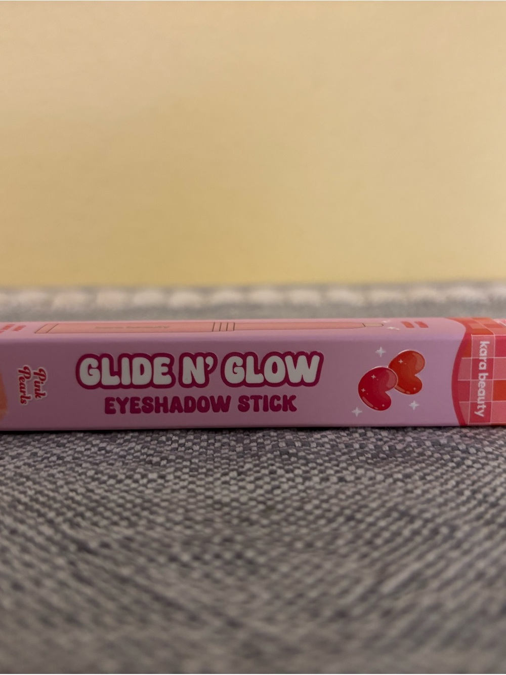 Glide N' Glow Eyeshadow Stick - Pink Pearls Shade